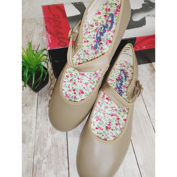 Capezio Shoes - NIB Capezio 3800 Tan Mary Jane Tap Shoes